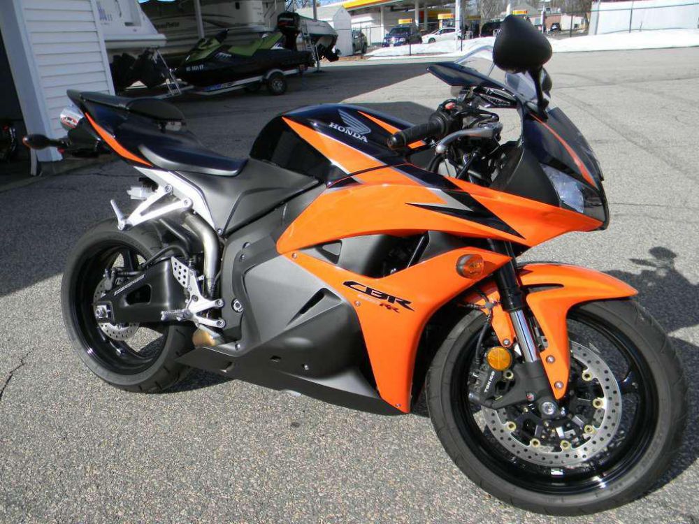 Buy 2010 Honda CBR600RR Sportbike on 2040-motos