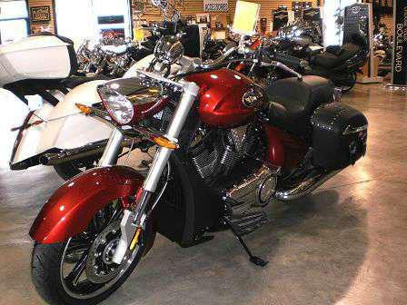 2012 victory cross roads  touring 