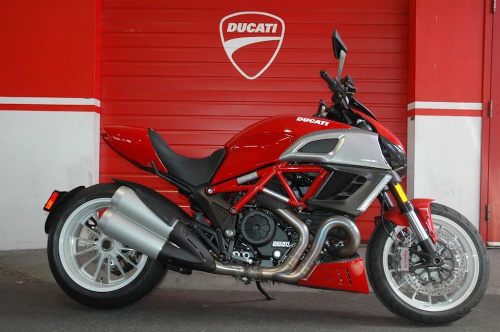 2013 ducati diavel stripe  sportbike 