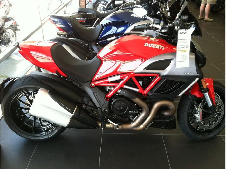 2012 ducati diavel 