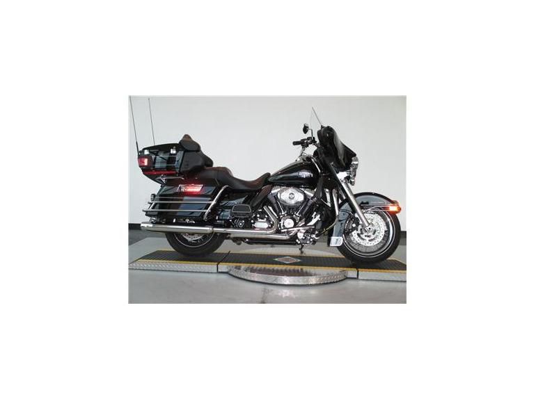 2013 harley-davidson flhtcu  touring 