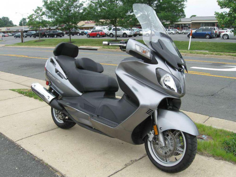 Buy 2011 Suzuki Burgman 650 Exec Scooter on 2040-motos