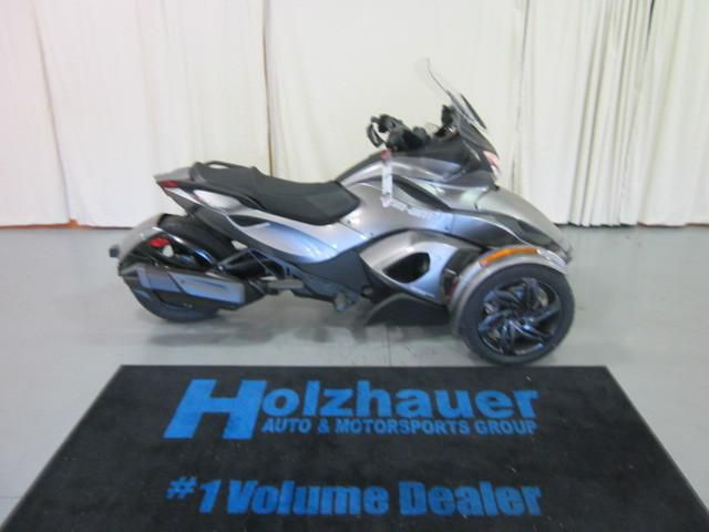 2013 can am st-s spyder sm5 , trike,3 wheels, new manual   transmission