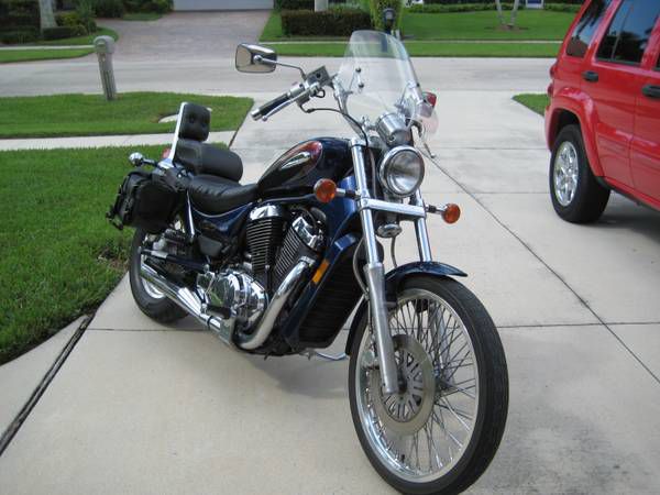 1999 suzuki intruder great condition