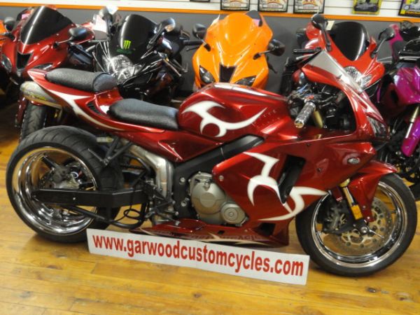 Awesome *** 2006 honda cbr 600rr *** custom paint with 240 wide tire