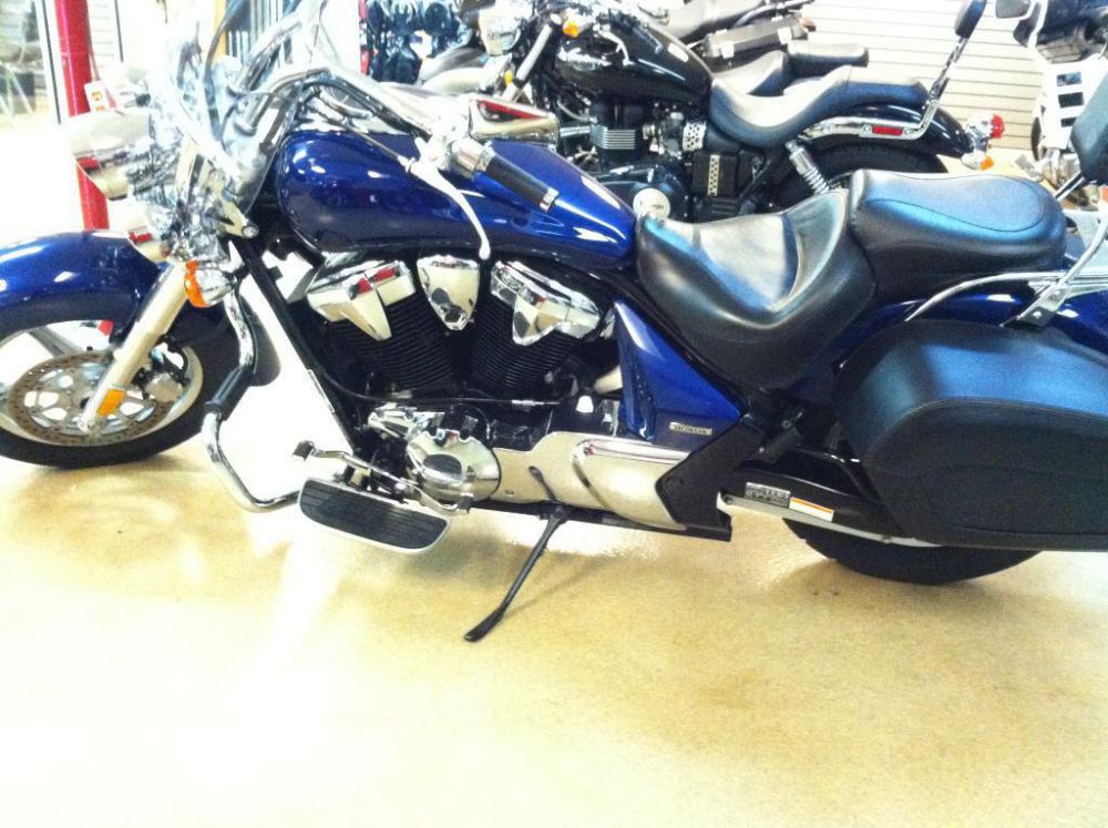 2010 honda interstate (vt1300ct)  cruiser 