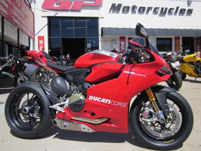 2014 ducati 1199 r panigale  sportbike 