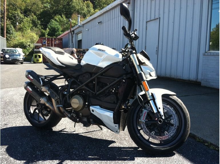 2011 Ducati StreetFighter 