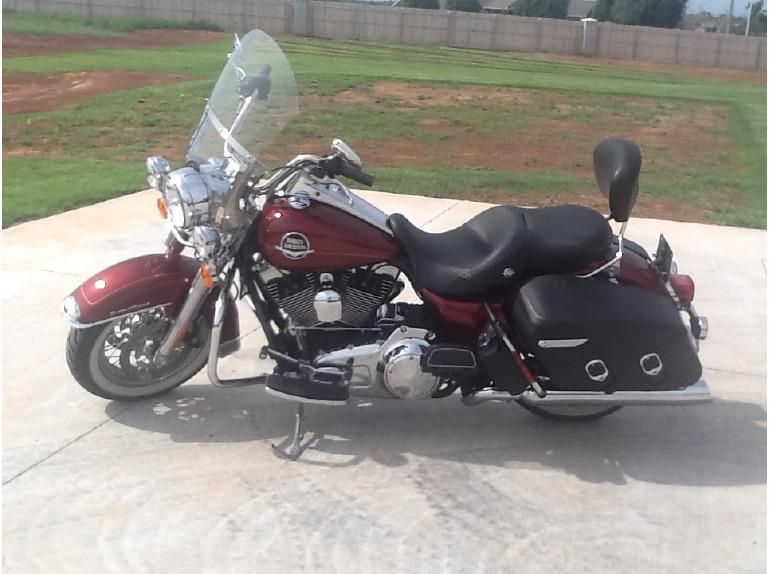 2010 harley-davidson road king classic cruiser 