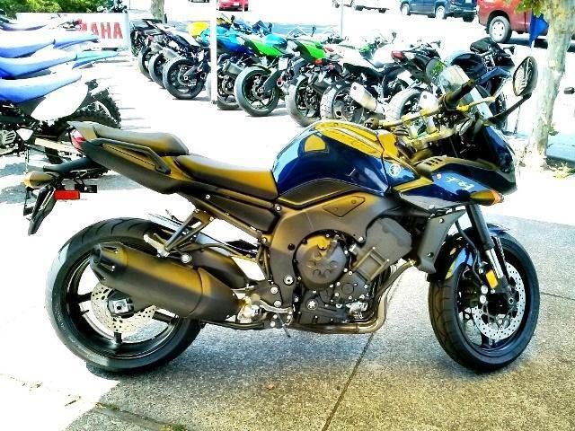 2013 yamaha fz1  sportbike 