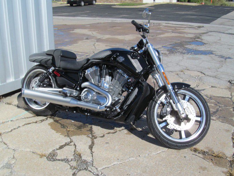 2013 Harley Davidson Vrod Muscle **THIS IS HARLEYS MOST POWERFUL BIKE PRODUCED**