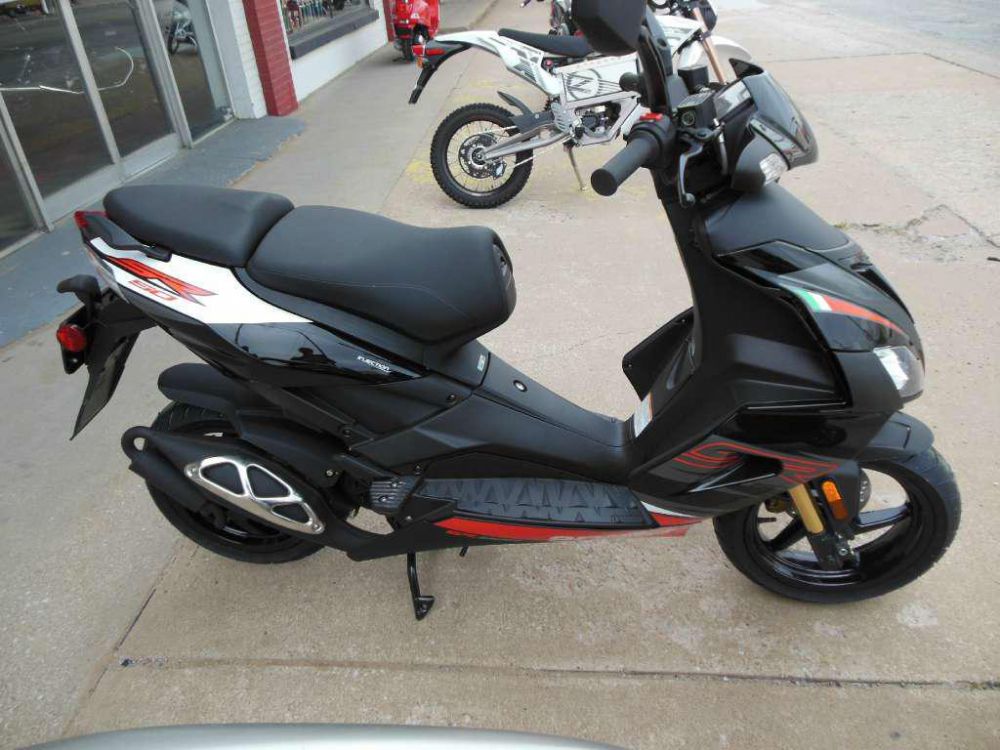 2013 aprilia sr 50 factory  scooter 