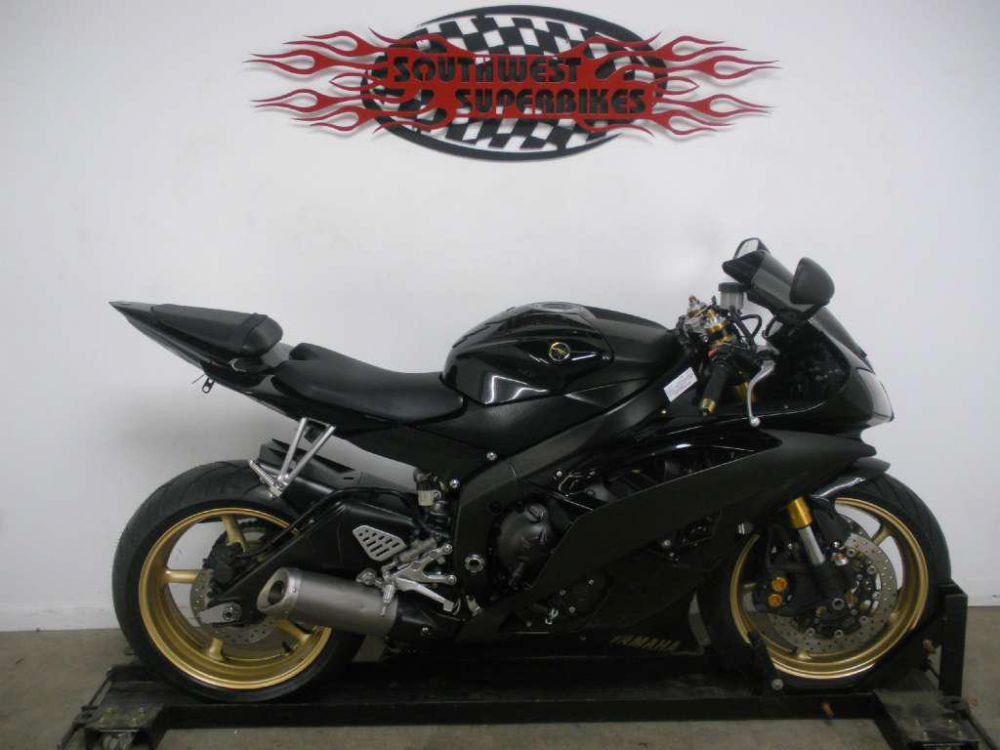 2009 yamaha yzf-r6  sportbike 