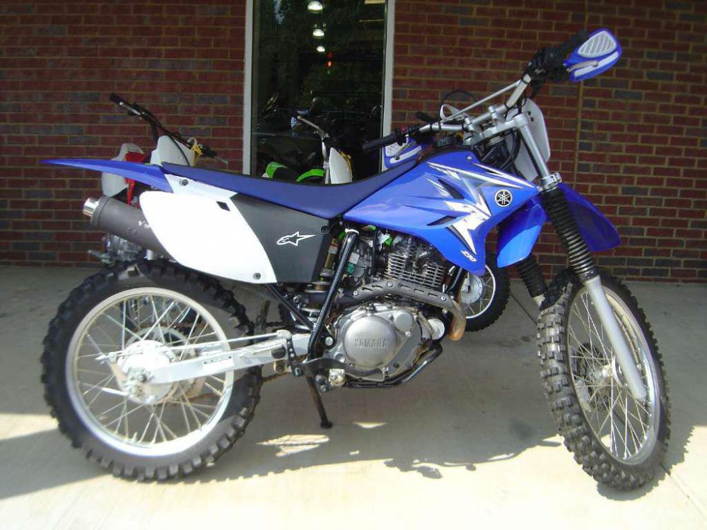 2009 yamaha tt-r230  dirt bike 