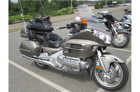 2004 honda goldwing  touring 