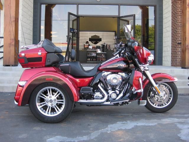 2012 harley-davidson flhtcutg tri glide ultra classic  trike 