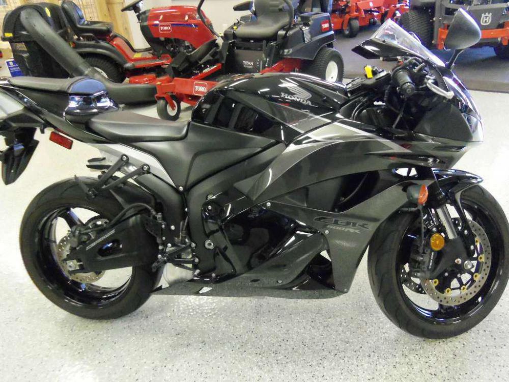 Honda cbr600rr 2013 черный