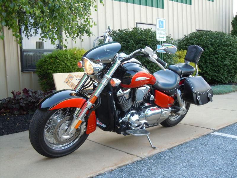 2006 honda vtx 1800s, only 7753 miles, nice options, fair offer buys it !!