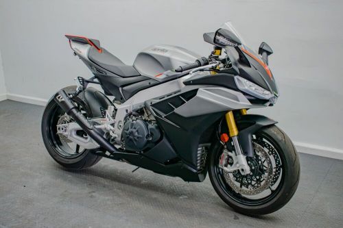 2022 Aprilia RSV4 1100