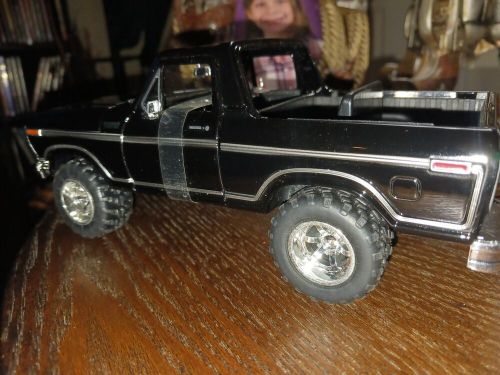 1.24scale Die-cast 1978 Ford Bronco Black NIB Custom Wheels American Classic.