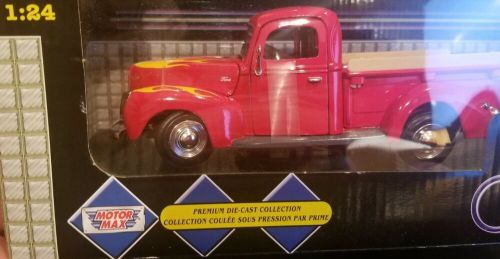 American Classic Premiim Die-Cast Collection 1:24 Scale By Motor Max Ford