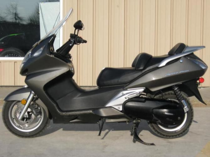 2005 honda 600 silverwing  scooter 