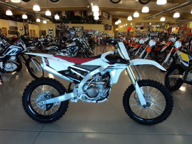 2014 Yamaha YZ450F Dirt Bike 