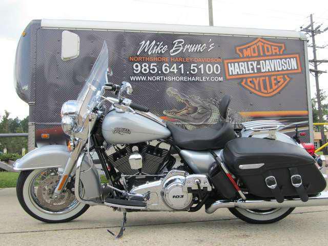 2011 harley-davidson flhrc road king classic  touring 