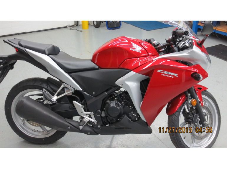 2011 honda cbr 250r 