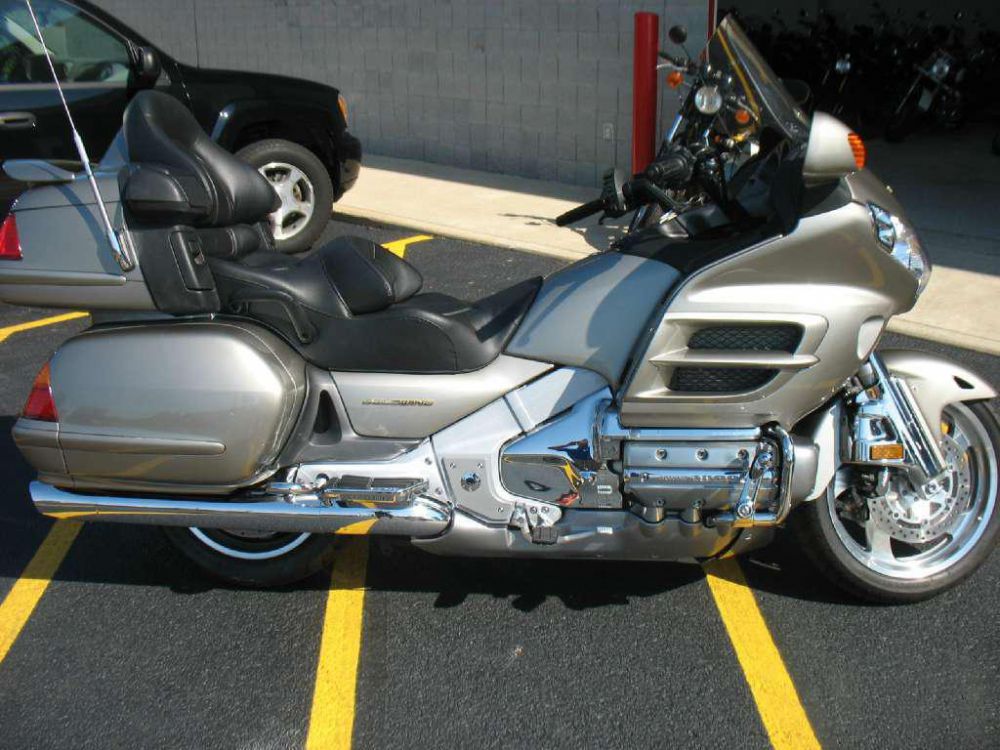 2003 honda gold wing  touring 