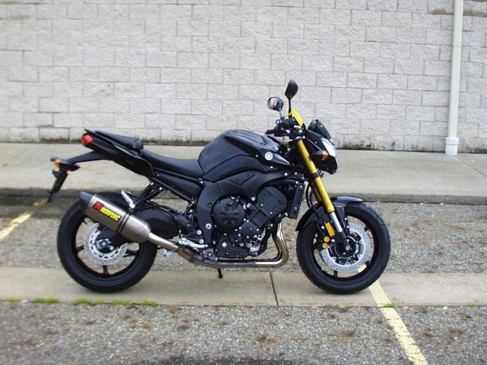 2011 yamaha fz8  sportbike 