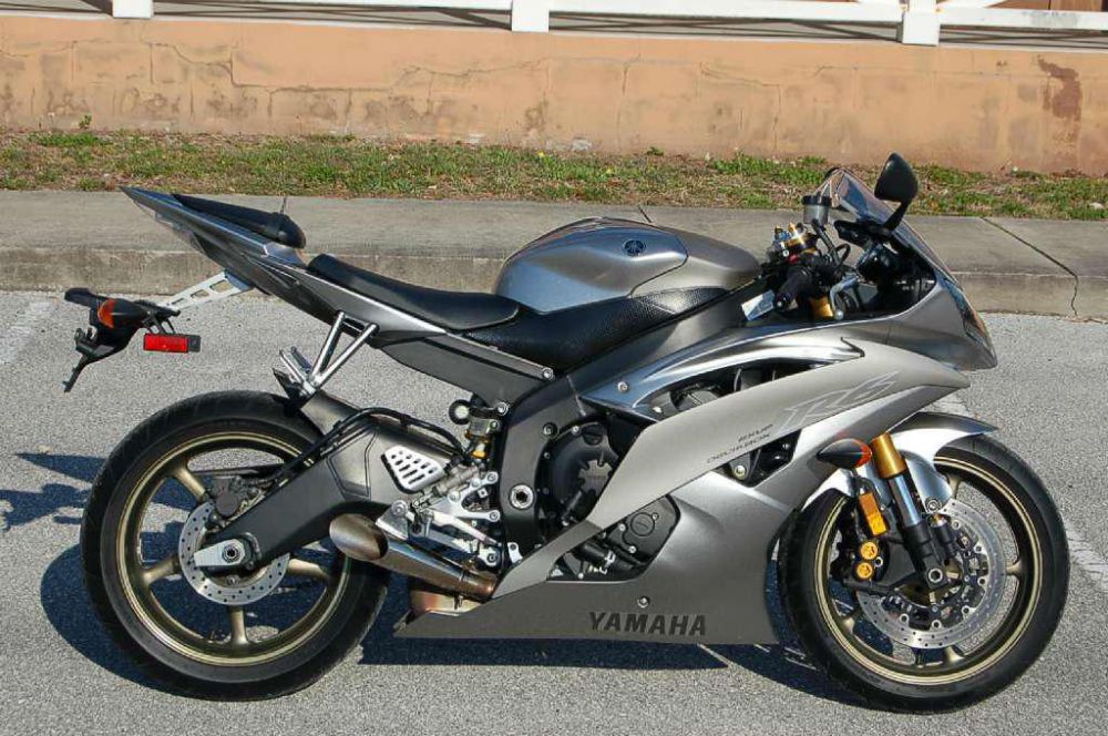 2008 yamaha yzf-r6  sportbike 