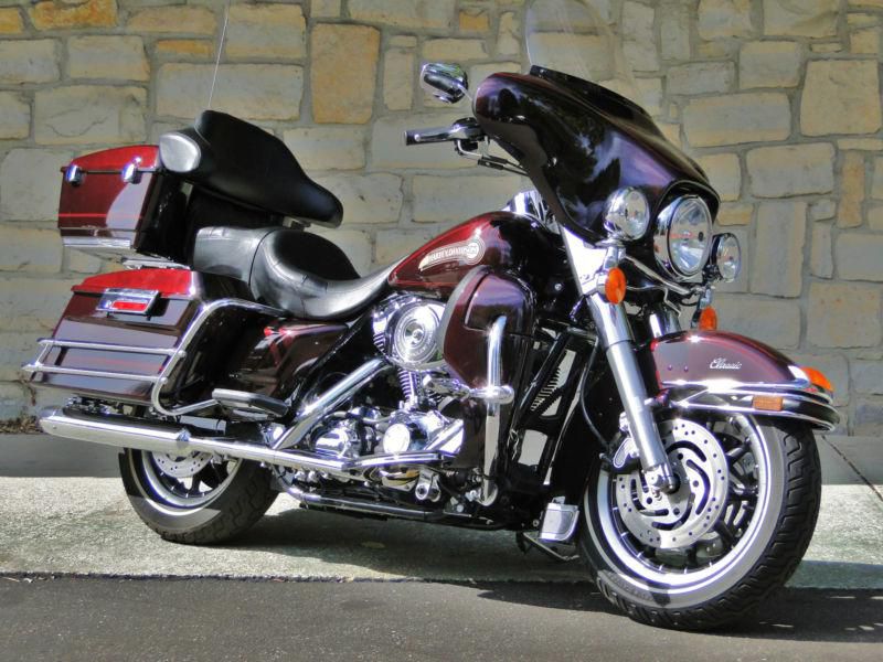 Unbelievable electra glide classic, only 991 miles! black cherry flhtc