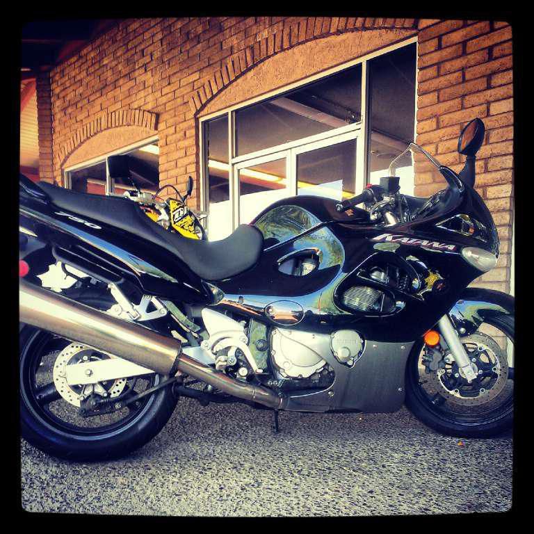 2006 suzuki katana 750  sportbike 