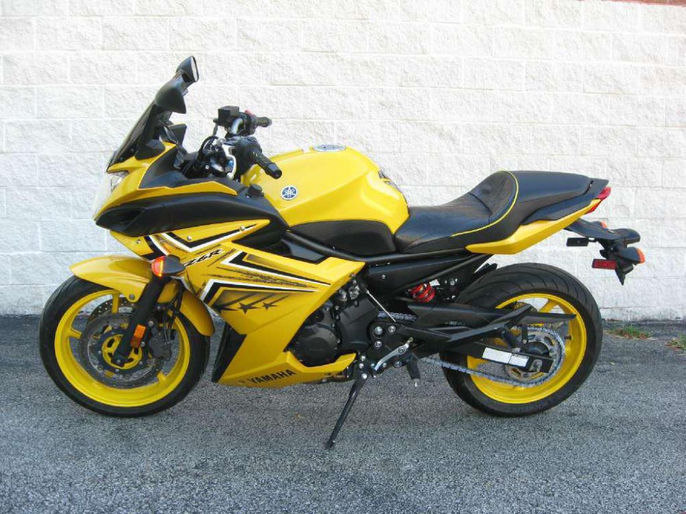 2009 yamaha fz6r  sportbike 