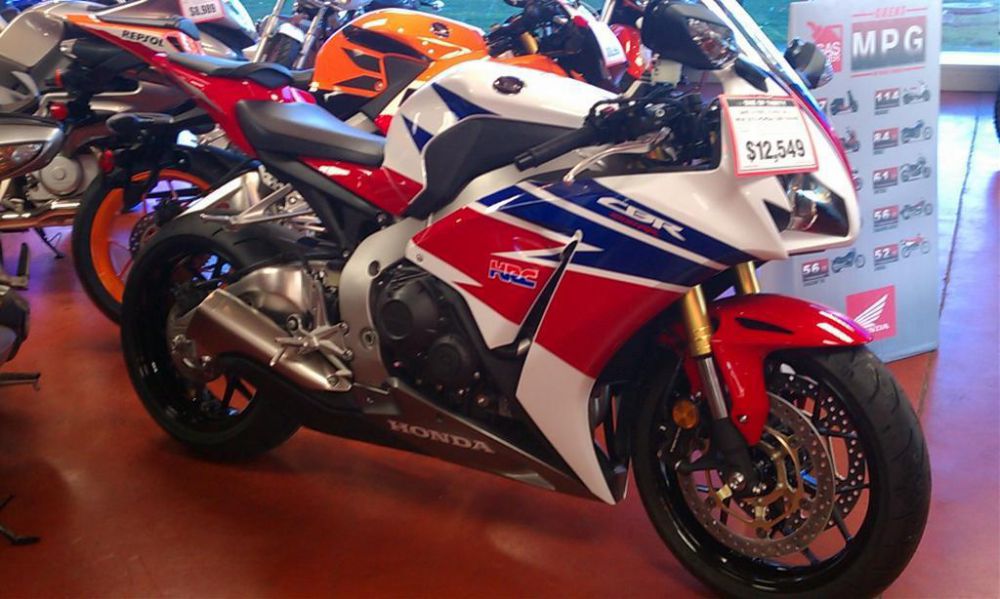 2013 honda cbr1000rr  sportbike 