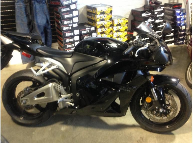 2007 honda cbr600rr  sportbike 