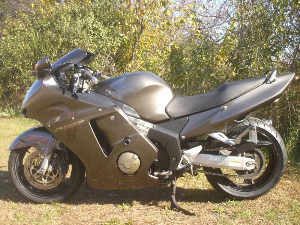 Honda cbr1100xx фото