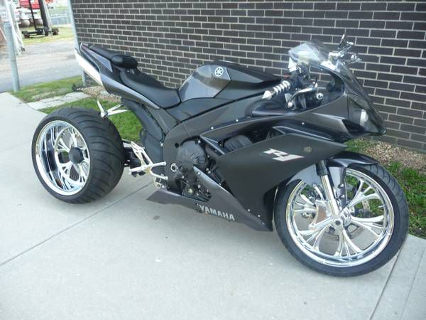 Custom yamaha r1 *** single side 300 *** possible trade -