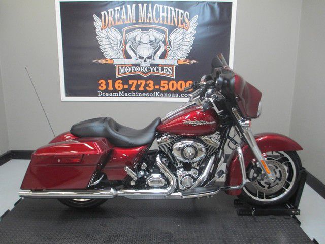 2010 harley-davidson street glide flhx - wichita,kansas