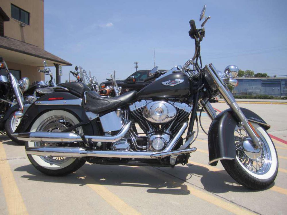 2005 harley-davidson flstn/flstni softail deluxe  cruiser 