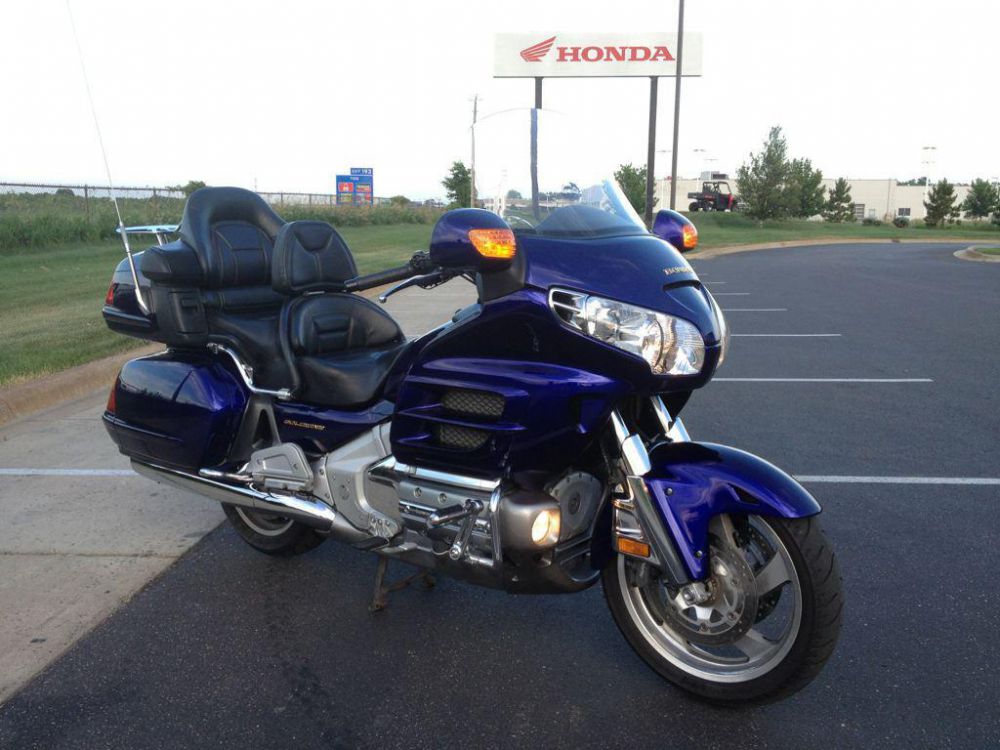 2002 honda gold wing  touring 