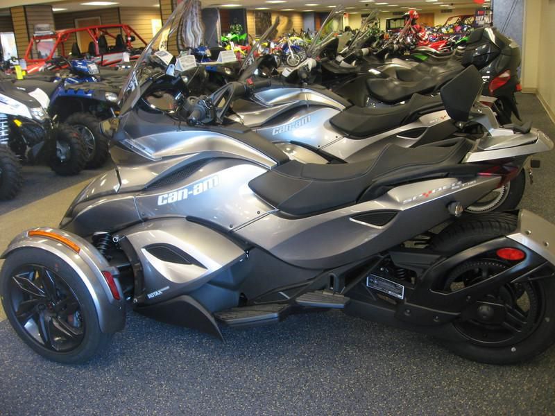 2013 can-am spyder st-s se5  trike 