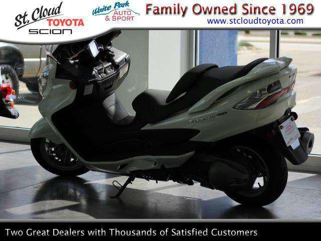 2011 suzuki burgman 400 abs  scooter 