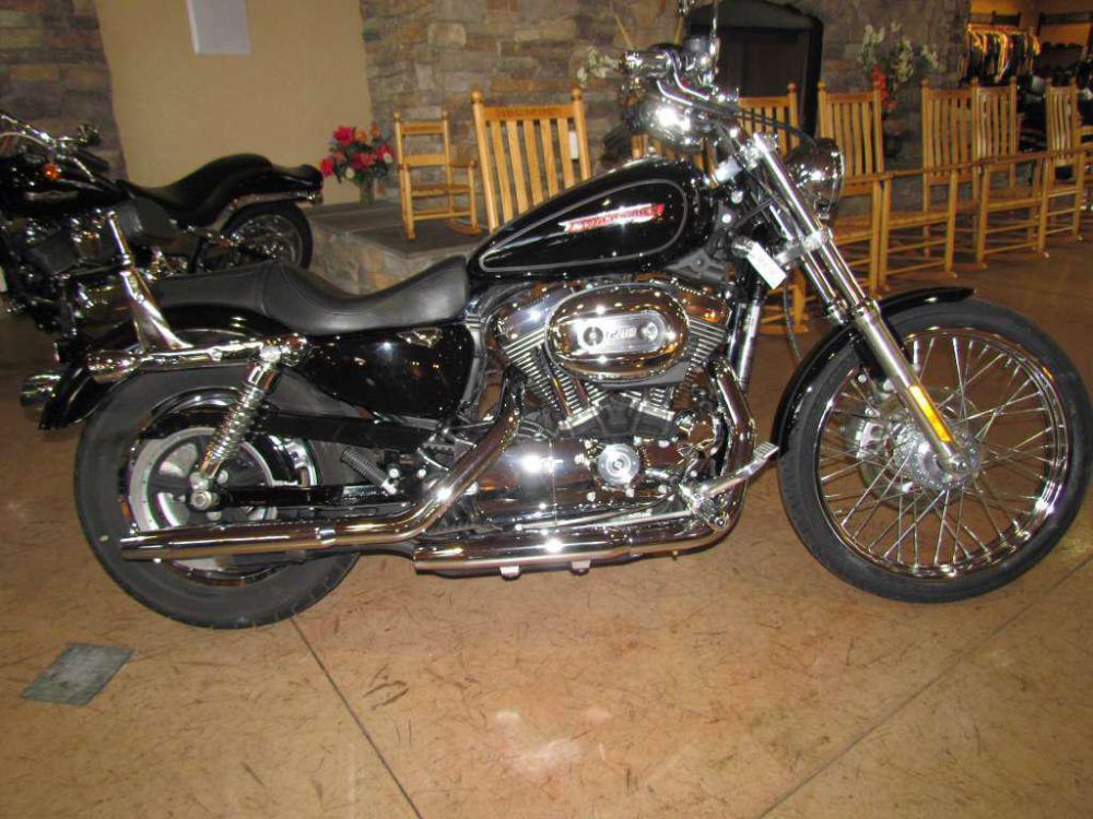 2009 Harley-Davidson XL 1200C Sportster 1200 Custom Cruiser 