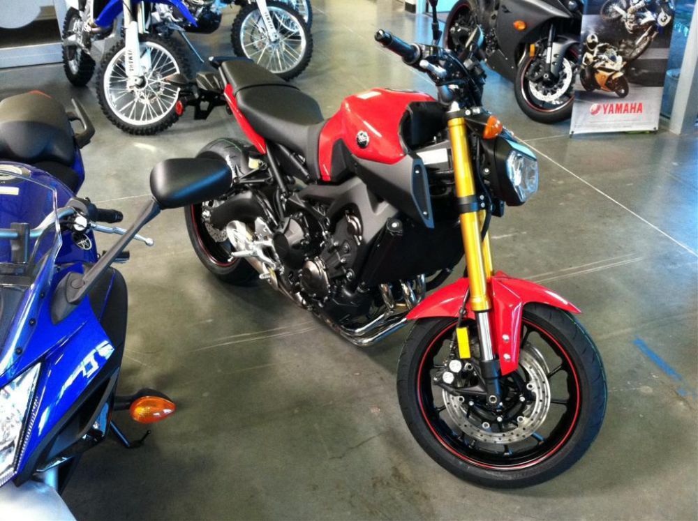 2014 yamaha fz-09  sportbike 