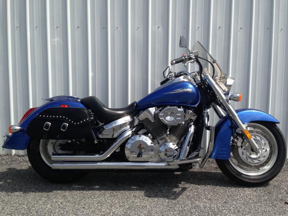 2007 honda vtx1300r  cruiser 