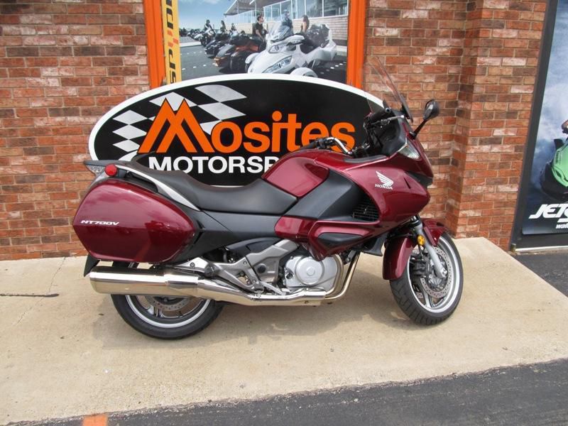 2010 honda nt700v  sport touring 