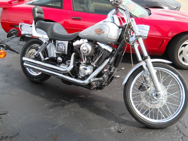 Used 2001 HARLEY DAVIDSON FXDW for sale.