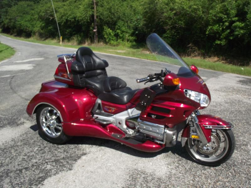 Buy 01 HONDA GOLDWING GL1800 ROADSMITH TRIKE WITH on 2040-motos